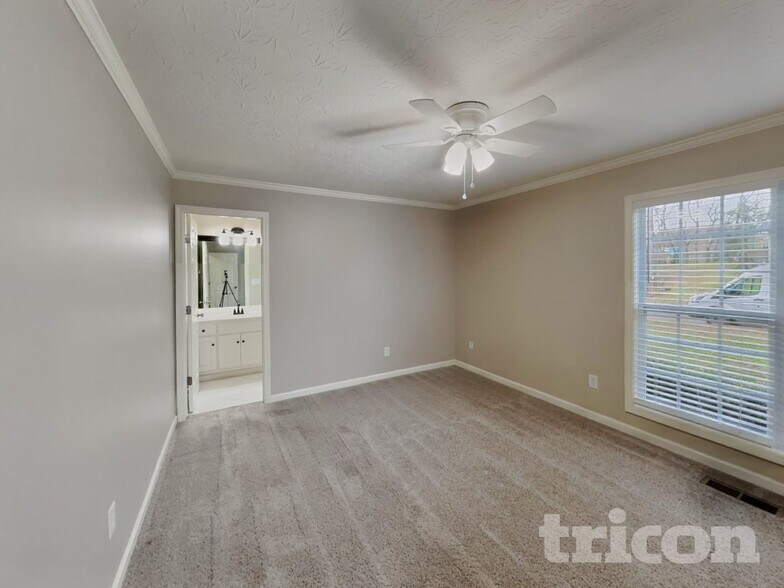 Building Photo - 146 Abbey Rd