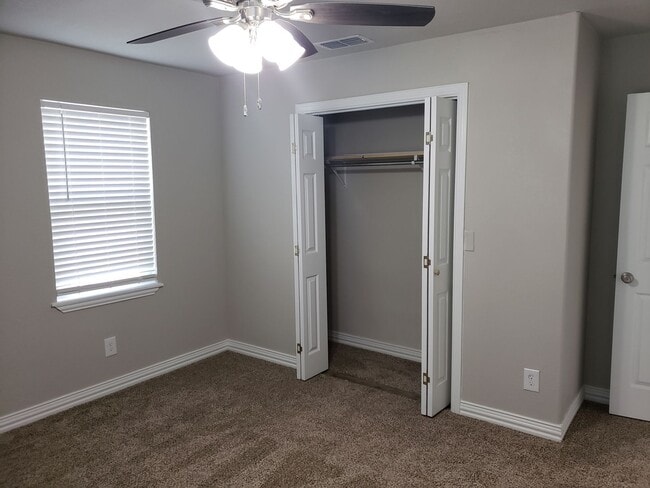 Building Photo - Home for rent