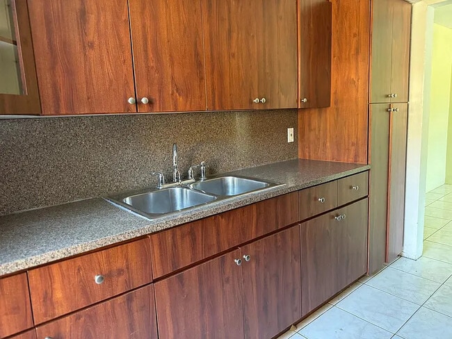 Building Photo - 1230 NE 136th Terrace