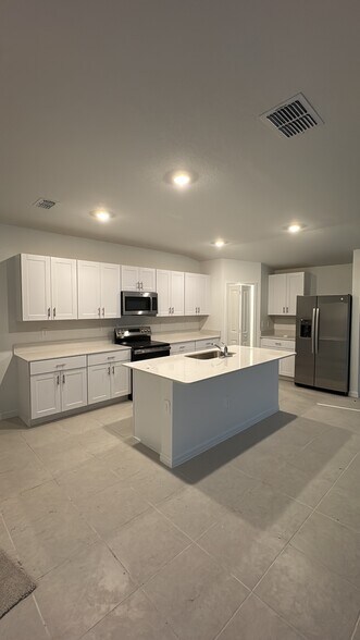 Building Photo - 10235 Alder Green Dr