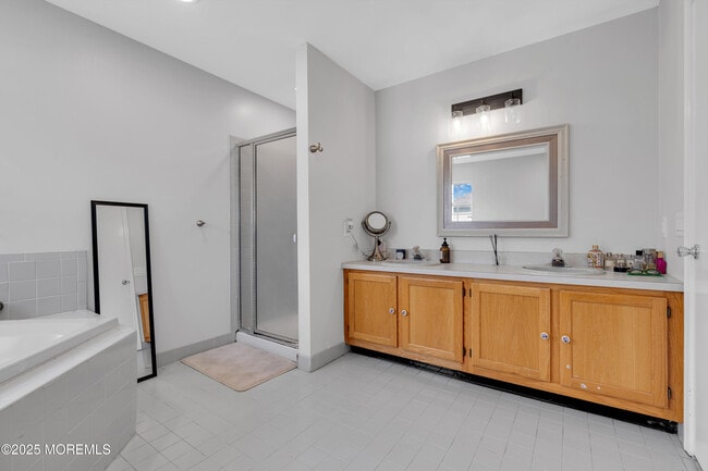 Building Photo - 210 Wingate Ct