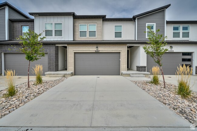 Primary Photo - 16087 S Truss Dr