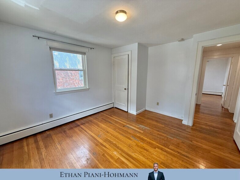 Building Photo - 43 Aldrich Rd