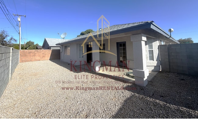 Building Photo - 1748 Club Ave