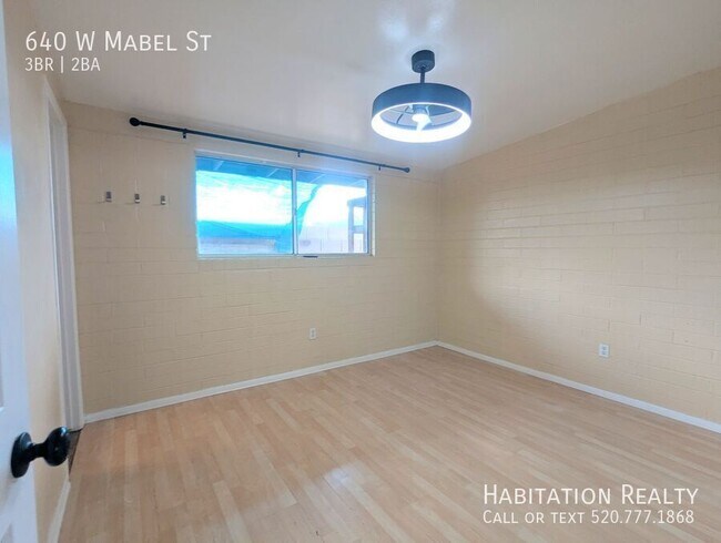 Building Photo - 640 W Mabel St