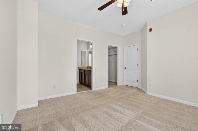 Building Photo - 24620 Byrne Meadow Square
