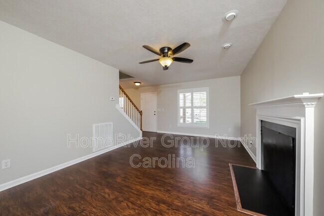 Building Photo - 302 Sterling Ridge Dr