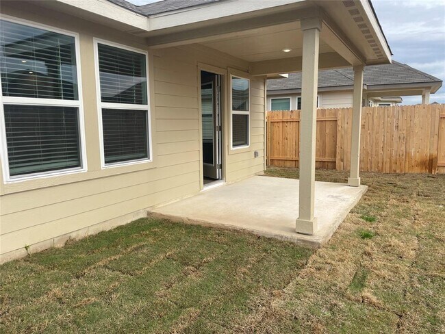 Building Photo - 404 Grasslands Trl