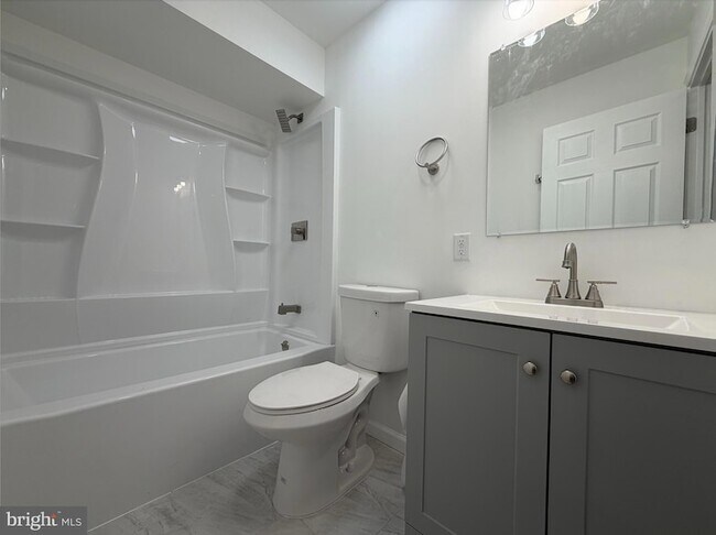 Building Photo - 45 E High St