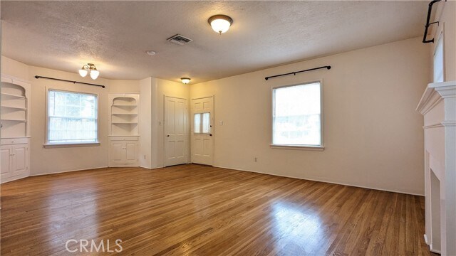 Building Photo - 537 N Yale Ave