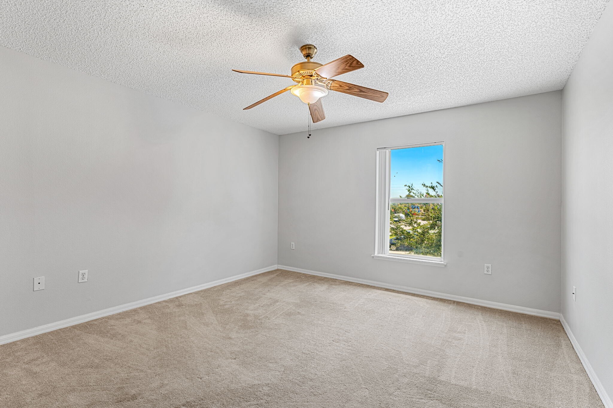 Building Photo - 2223 Dryden Ct