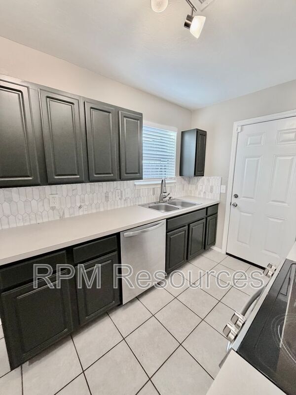 Building Photo - 1617 NW 150th Terrace