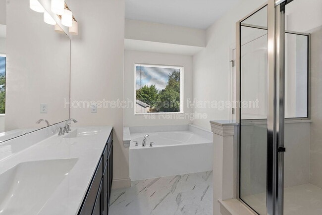 Building Photo - 521 Upper Ridgepointe Ct
