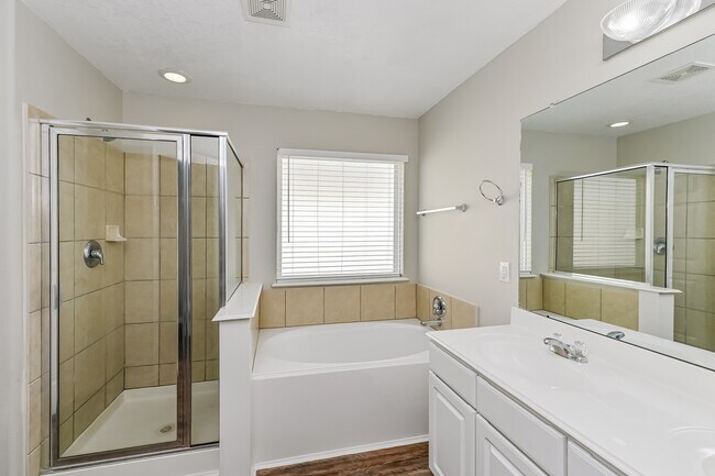 Building Photo - 9615 Barr Spring Dr