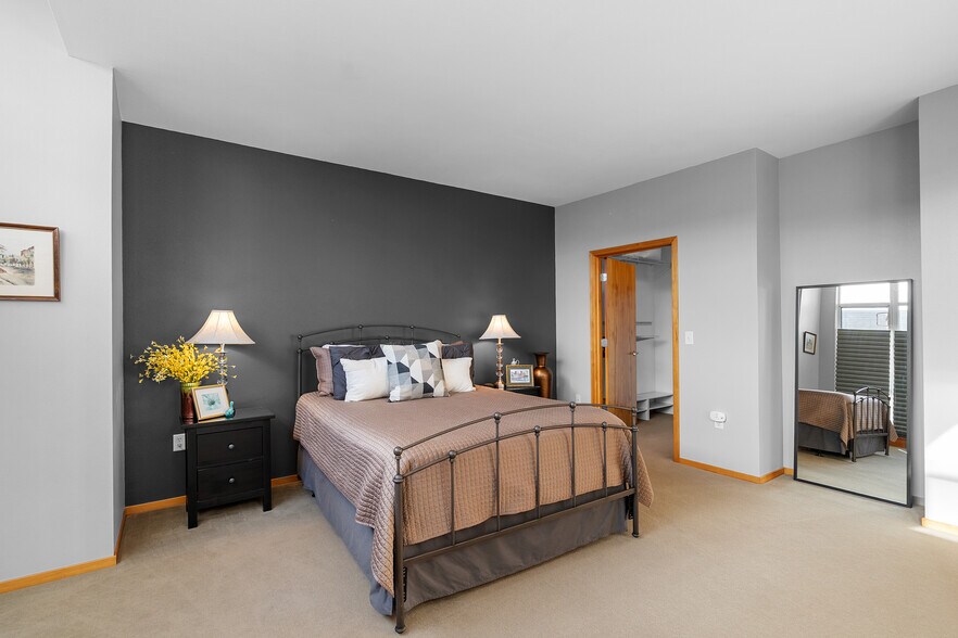 Building Photo - 1125 NW 9th Ave