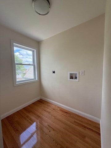 Building Photo - 371 Belmont St