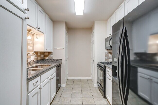 Building Photo - Well maintained 3 bedroom home in 76107