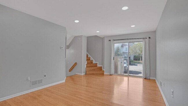 Building Photo - 1090 Schmidt Ln