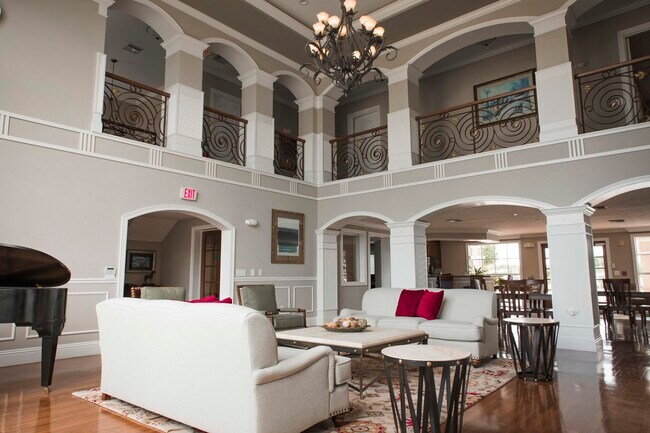 Building Photo - 118 SW Peacock Blvd