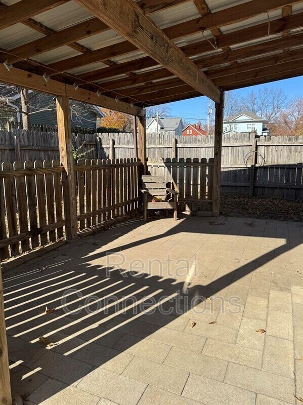 Building Photo - 712 N Madison St