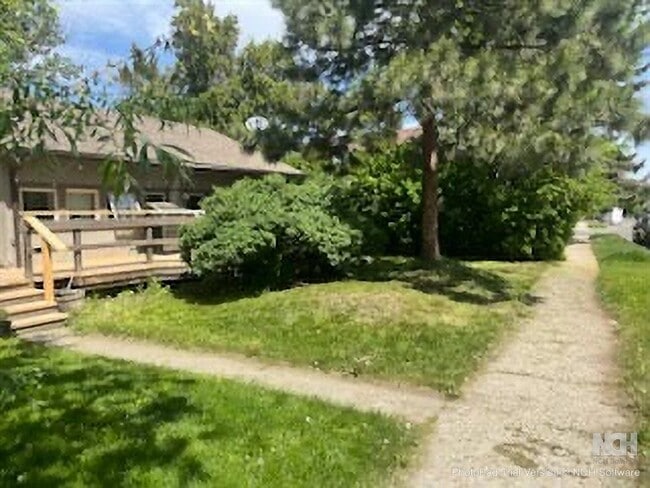 Building Photo - 407 S 10th Ave