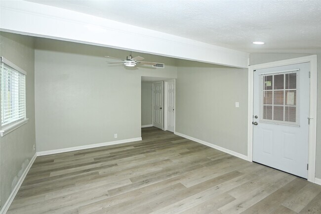 Building Photo - 7206 La Granada Dr