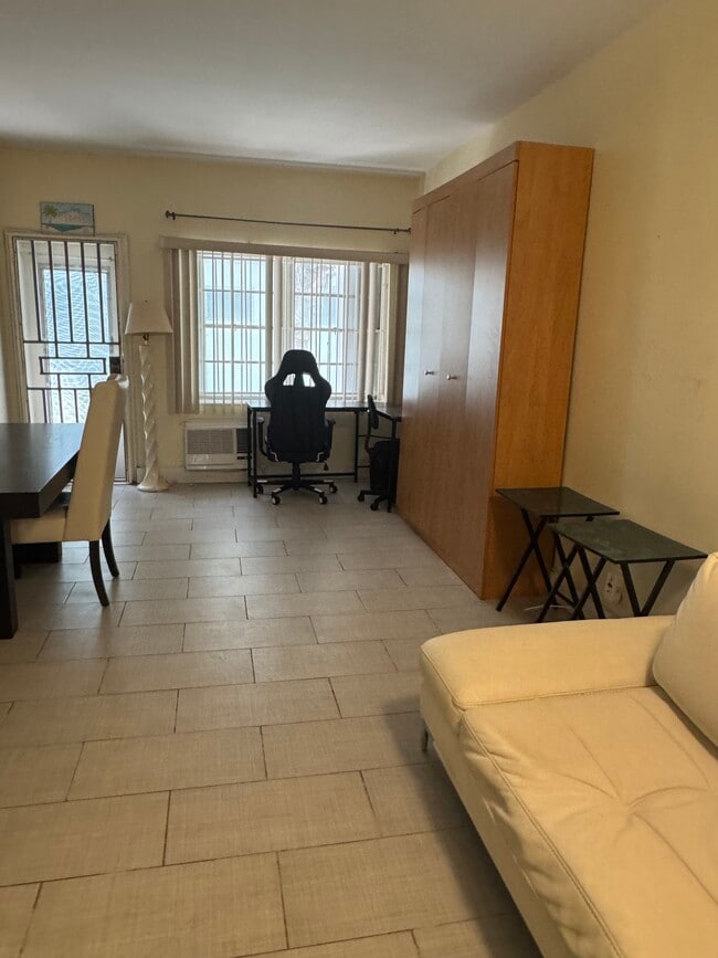 Building Photo - 6494 Collins Ave