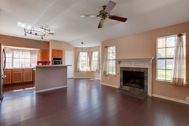 Building Photo - Elegant Pflugerville Home with Comfortable Living Spaces