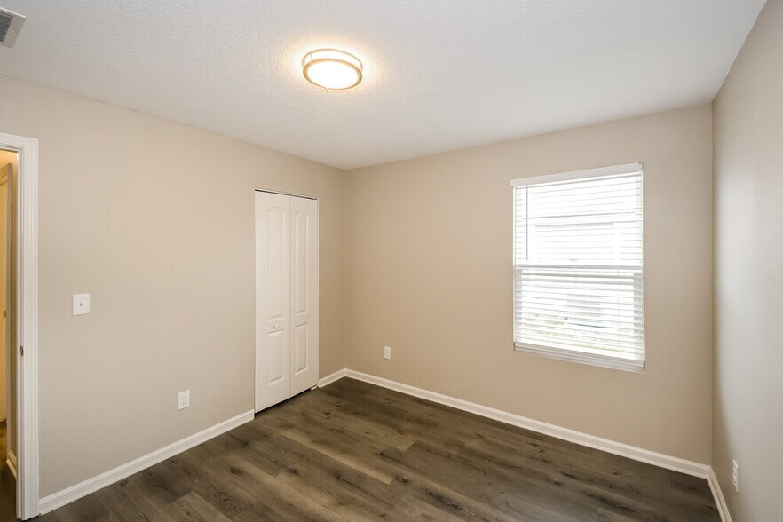 Building Photo - 9092 Tahoe Ln
