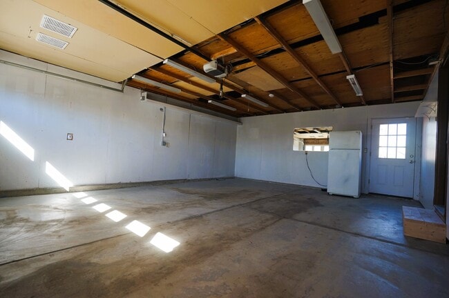 Building Photo - 3525 E 97th Pl