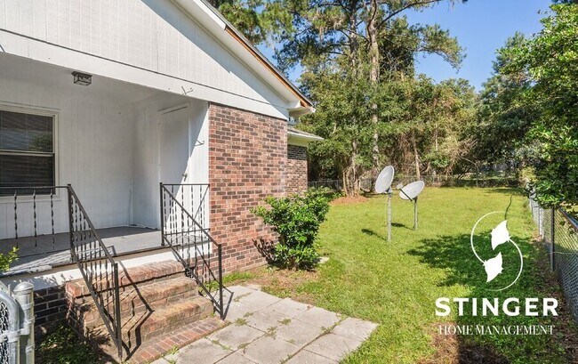 Building Photo - 31 Harding St