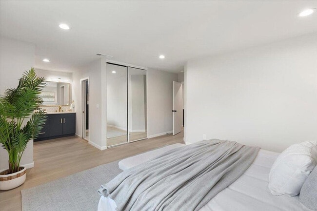 Building Photo - Renovated Single-Level 4BR Home with Modern Kitchen in La Costa – Carlsbad