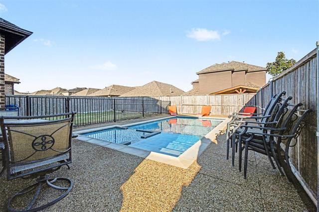 Building Photo - 588 Deverson Dr