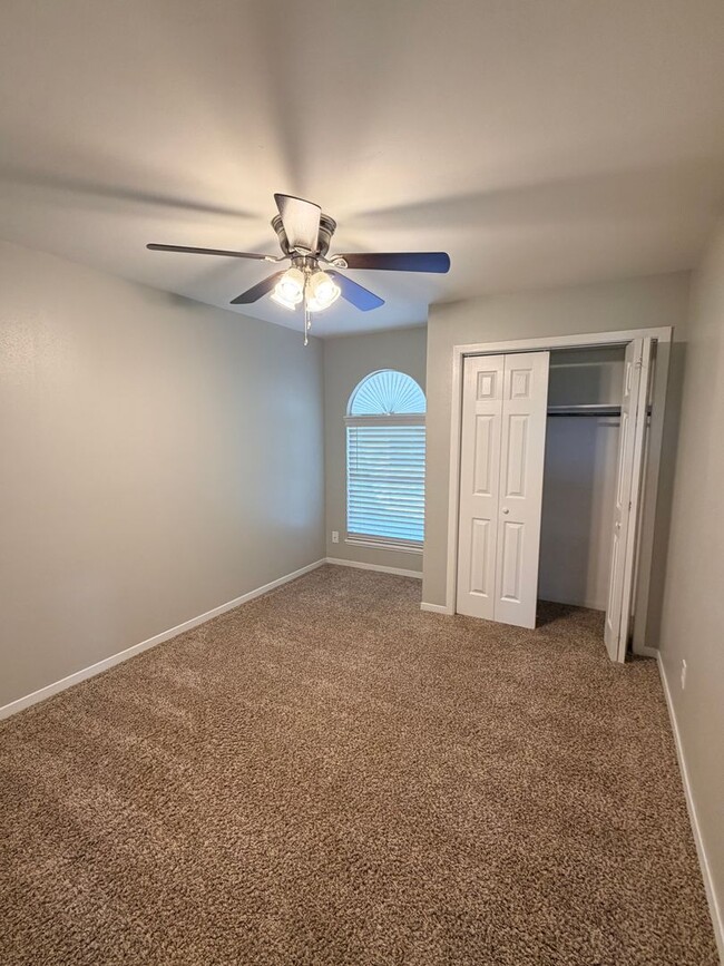 Building Photo - Updated 3/2 home with shop
