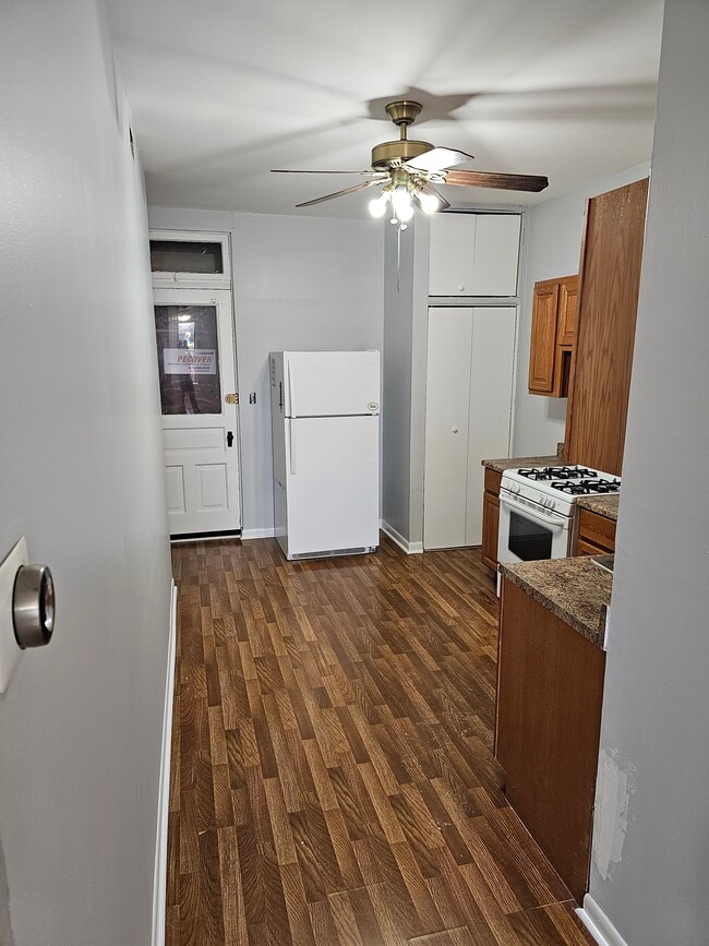 Building Photo - 1519 N Elston Ave