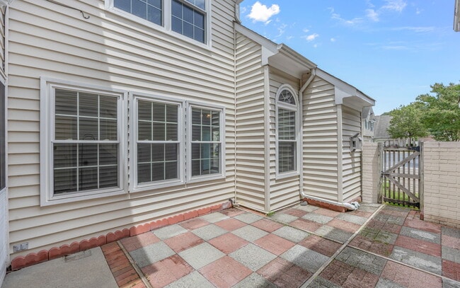 Building Photo - 1553 Wynd Crest Way