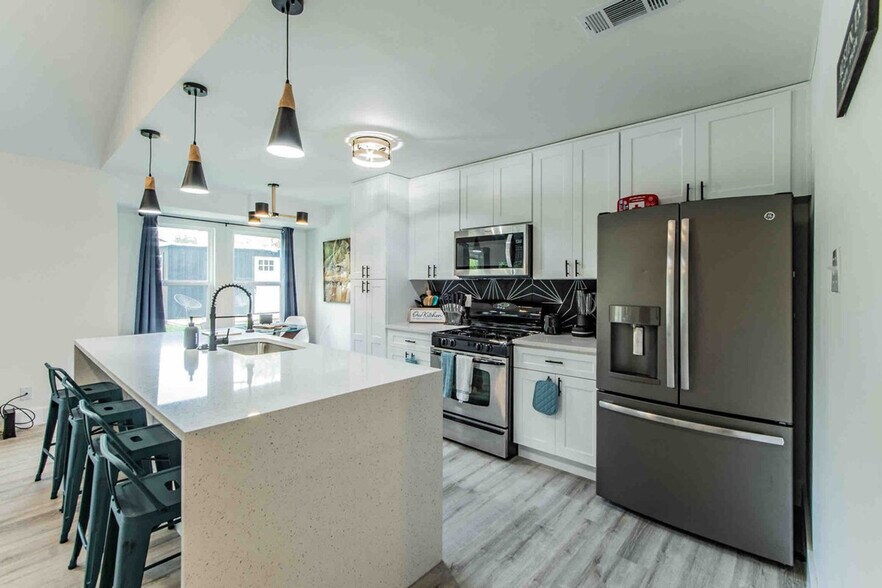 Building Photo - 7500 Rio Pass