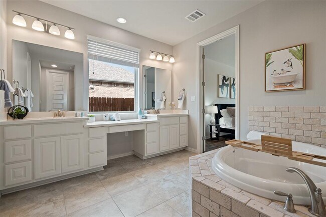Building Photo - 5621 Cypress Ranch Blvd