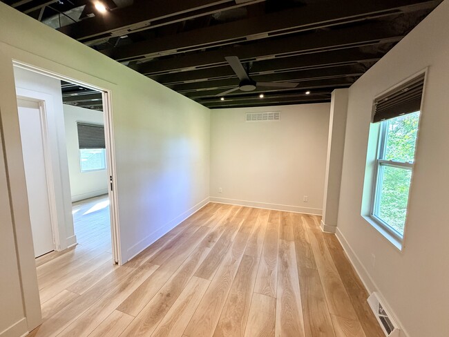 Building Photo - 2949 S 78th St