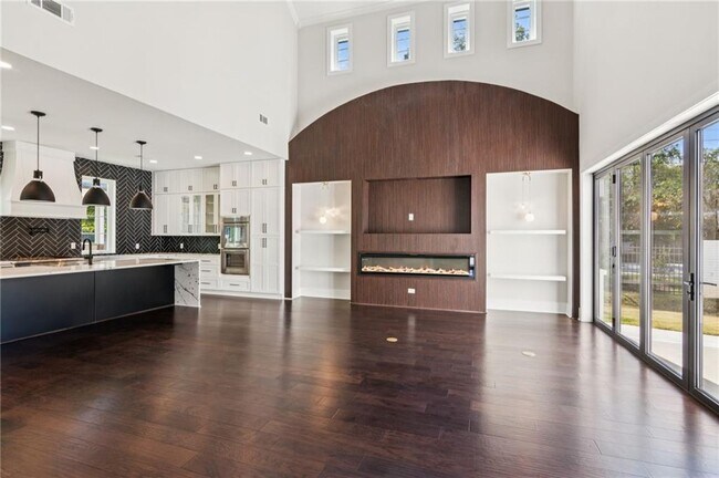 Building Photo - 115 Thome Dr