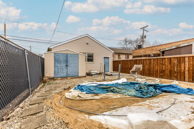 Building Photo - 7408 W Addison St