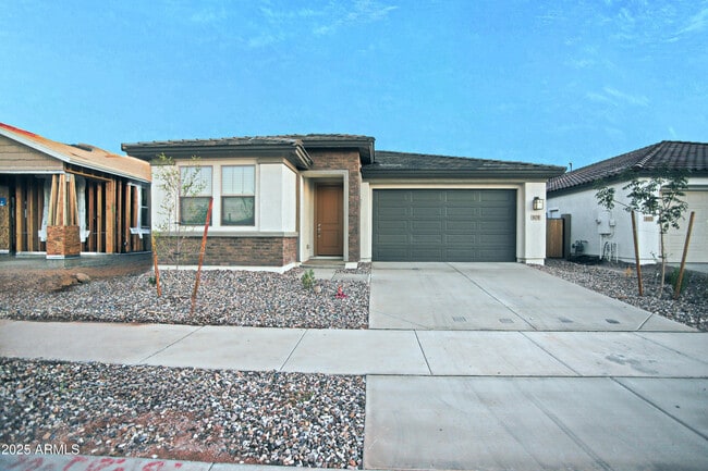 Primary Photo - 879 W Finch Dr