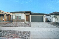 Building Photo - 879 W Finch Dr