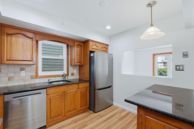 Building Photo - 1151 51st St