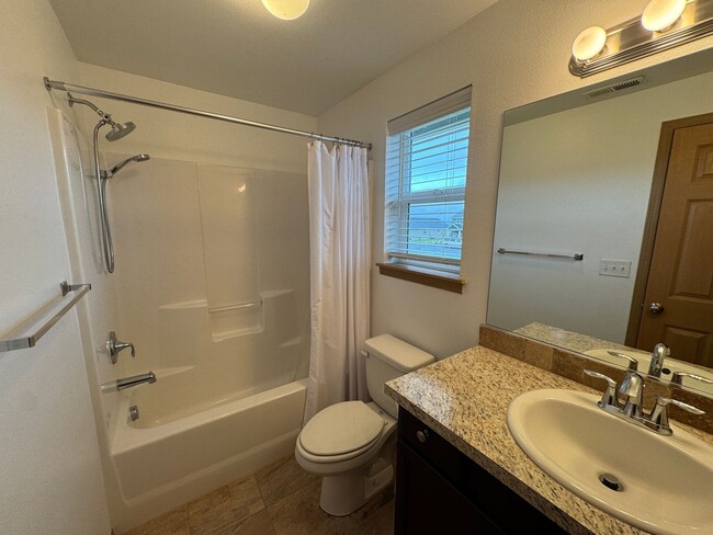Building Photo - Application Pending - 3 Bedroom House For ...