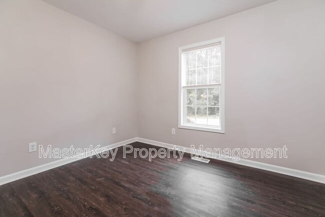 Building Photo - 6025 Presentation St