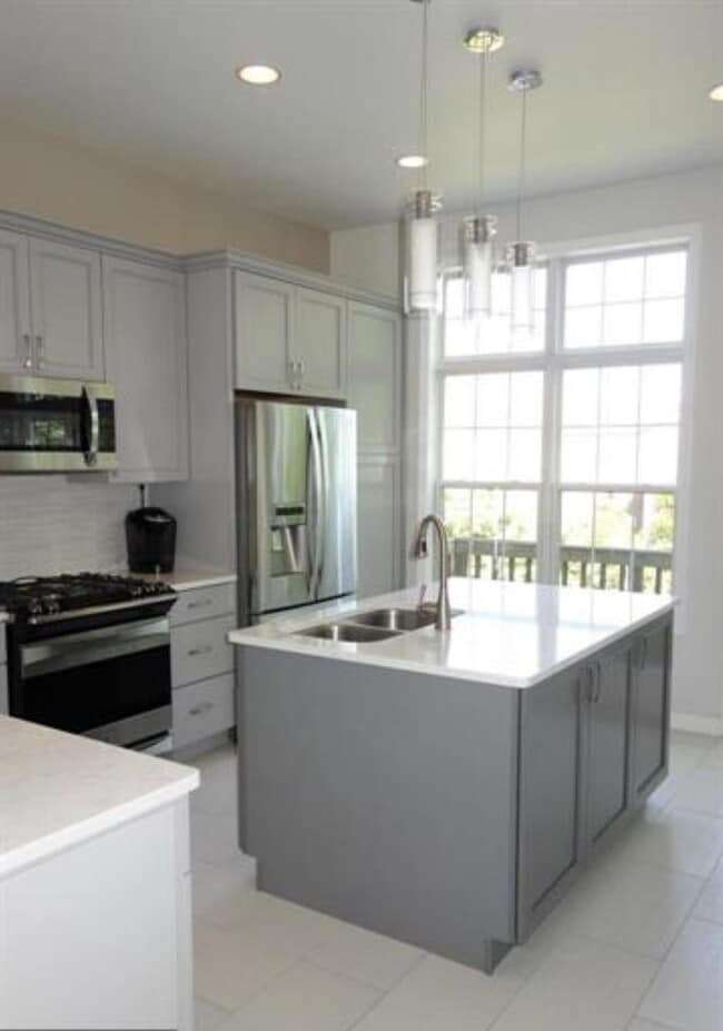 Kitchen - 1439 N Scott St