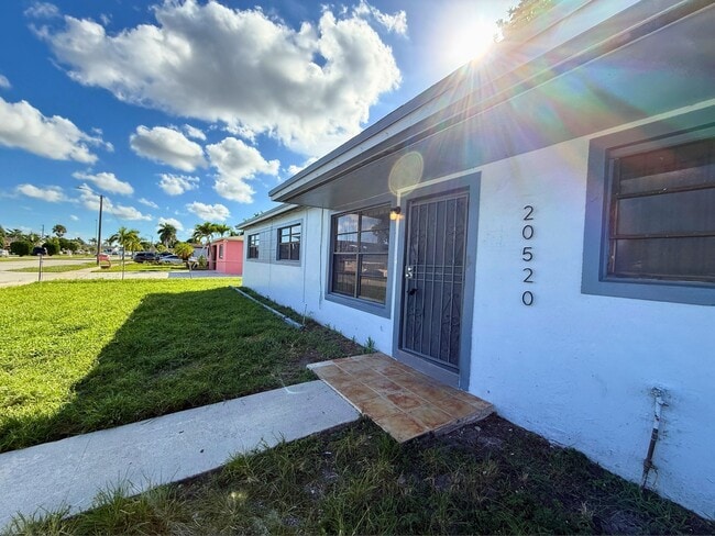 Building Photo - 20520 NW 24th Ct