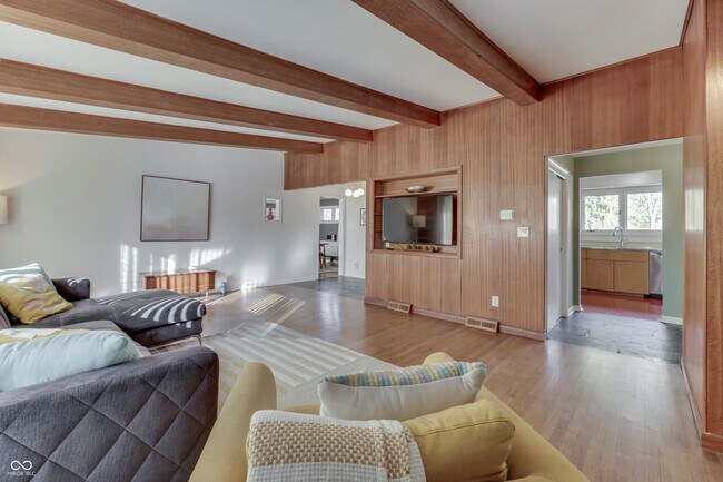 Building Photo - 111 McClellan Rd