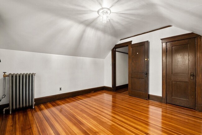 Building Photo - 133 Willow St